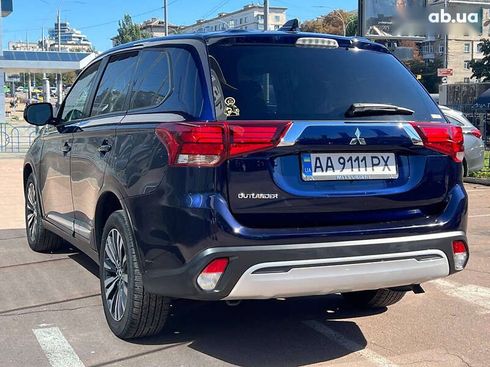 Mitsubishi Outlander 2020 - фото 5