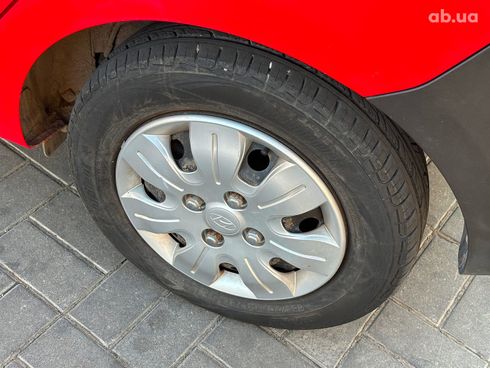 Hyundai i10 2009 красный - фото 17