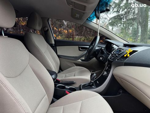 Hyundai Elantra 2015 белый - фото 29