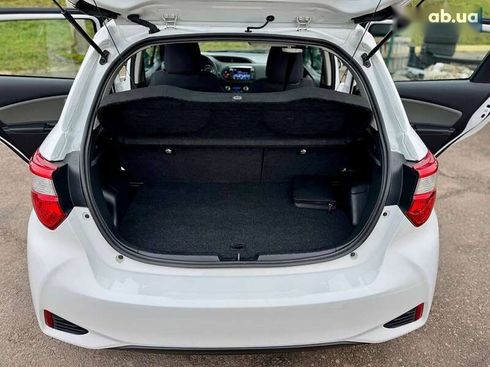 Toyota Yaris 2017 - фото 25