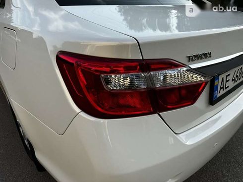 Toyota Camry 2011 - фото 14