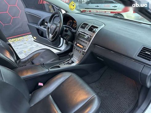 Toyota Avensis 2011 - фото 27