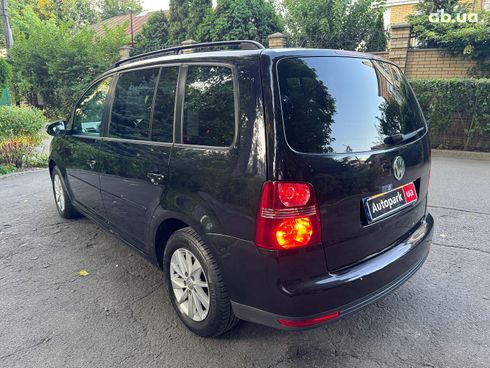 Volkswagen Touran 2009 черный - фото 7