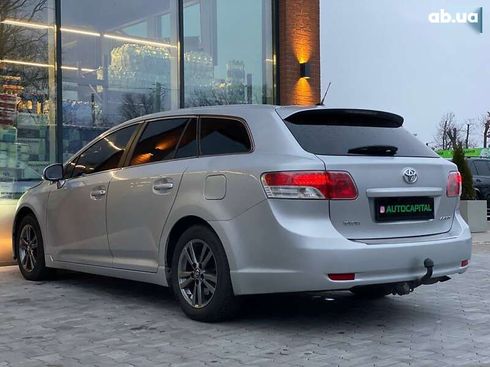 Toyota Avensis 2011 - фото 9