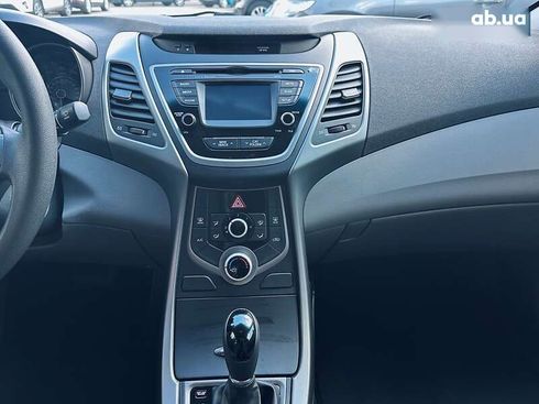 Hyundai Elantra 2015 - фото 16