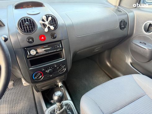 Chevrolet Aveo 2007 синий - фото 26