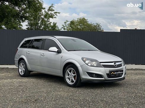 Opel Astra 2010 - фото 2
