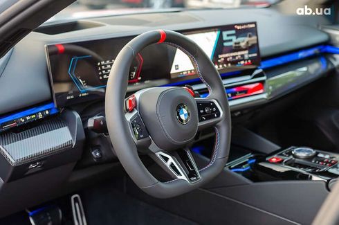 BMW M5 2025 - фото 23