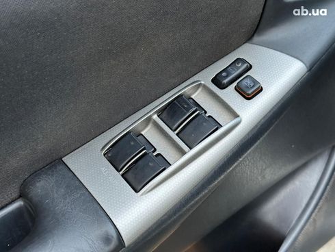 Toyota Corolla 2006 серый - фото 19