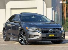Продаж вживаних Volkswagen Passat 2021 року - купити на Автобазарі