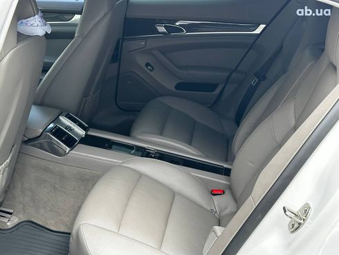 Porsche Panamera 2010 белый - фото 22