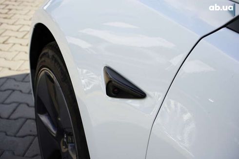 Tesla Model 3 2022 - фото 11