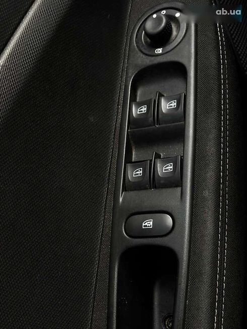 Renault Zoe 2017 - фото 15