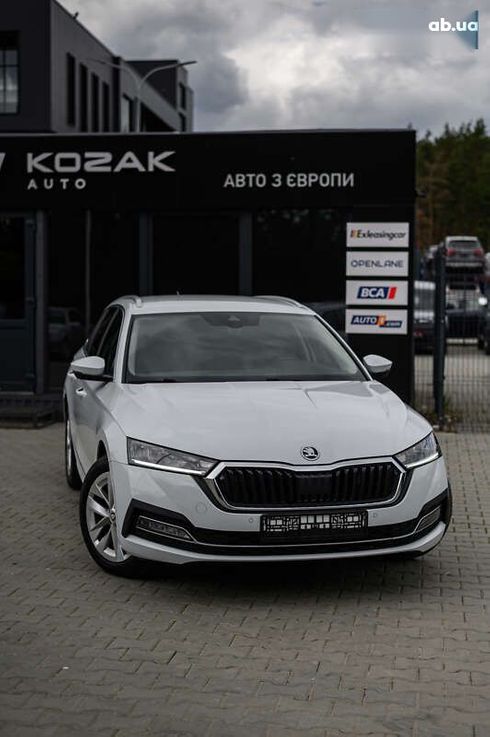 Skoda Octavia 2021 - фото 17