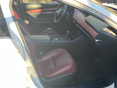 Mazda 3 2021 белый - фото 37