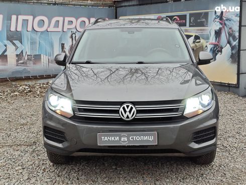 Volkswagen Tiguan 2017 серый - фото 2