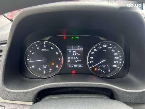 Hyundai Elantra 2016 - фото 17