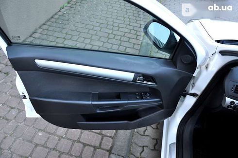 Opel Astra 2010 - фото 26