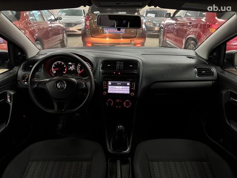 Volkswagen Polo 2018 белый - фото 10