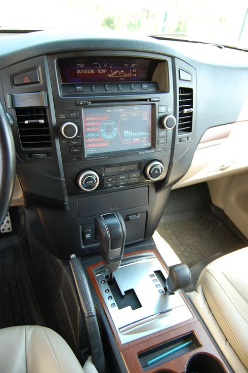Mitsubishi Pajero Wagon 2008 черный - фото 18