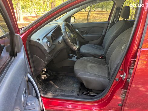 Renault Sandero 2020 красный - фото 14