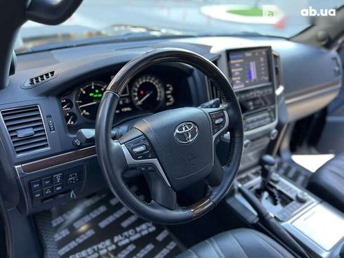 Toyota Land Cruiser 2020 - фото 22