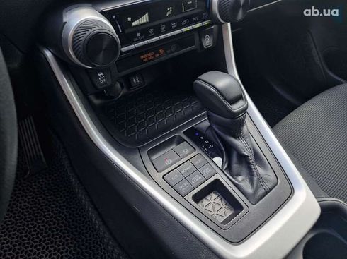 Toyota RAV4 2019 - фото 28