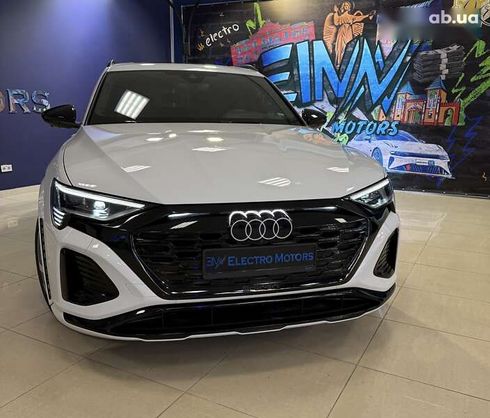 Audi SQ8 e-tron 2023 - фото 7