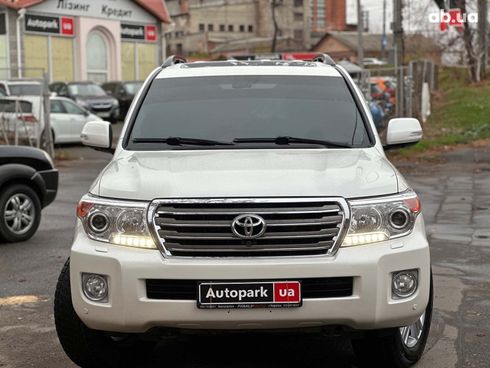 Toyota land cruiser 200 2013 белый - фото 4