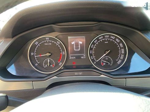 Skoda Superb 2019 - фото 15