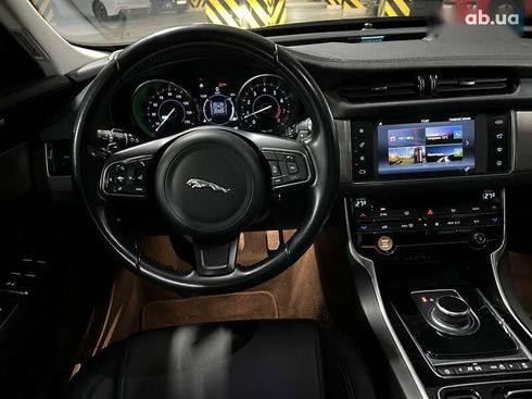 Jaguar XF 2017 - фото 28