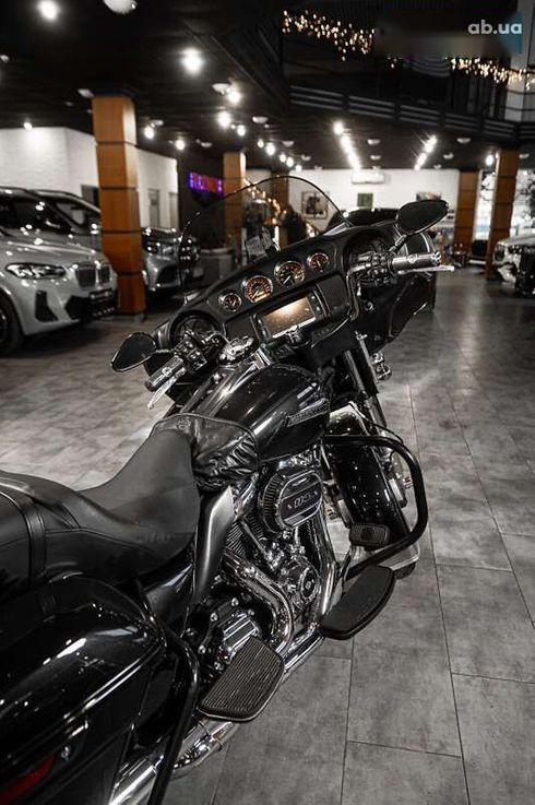 Harley-Davidson FLHTCUTG 2018 - фото 4
