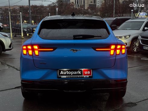 Ford Mustang Mach-E 2023 синий - фото 7
