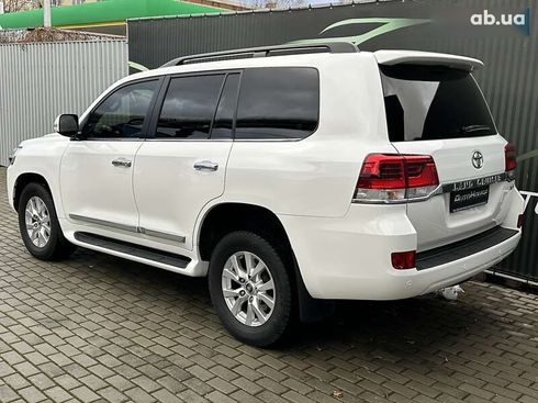 Toyota Land Cruiser 2019 - фото 18