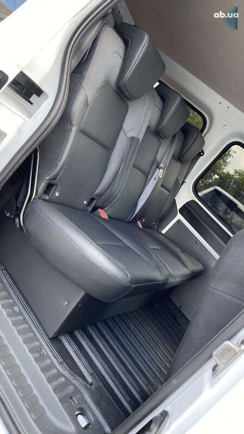Renault Kangoo 2019 - фото 28