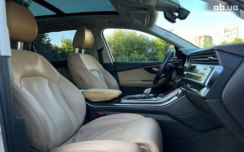 Audi Q7 2020 - фото 10