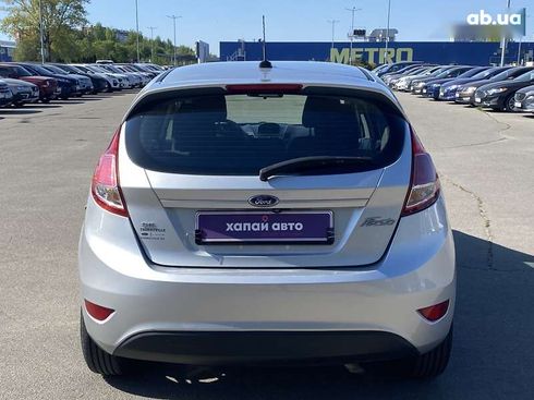 Ford Fiesta 2018 - фото 6