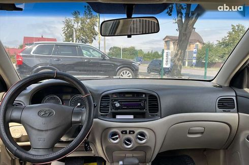 Hyundai Accent 2009 - фото 23