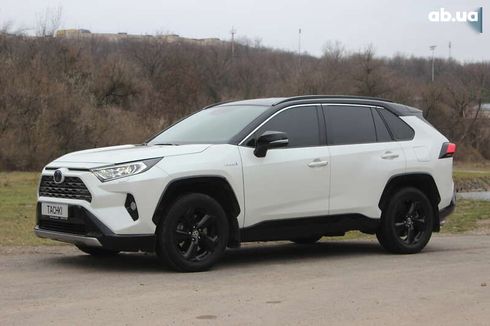 Toyota RAV4 2019 - фото 2