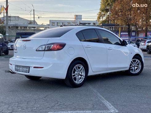 Mazda 3 2013 белый - фото 4