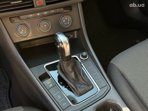Volkswagen Jetta 2019 черный - фото 32