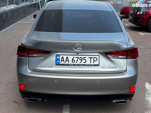 Lexus IS 2017 - фото 4