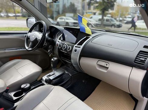 Mitsubishi Pajero Sport 2012 - фото 13