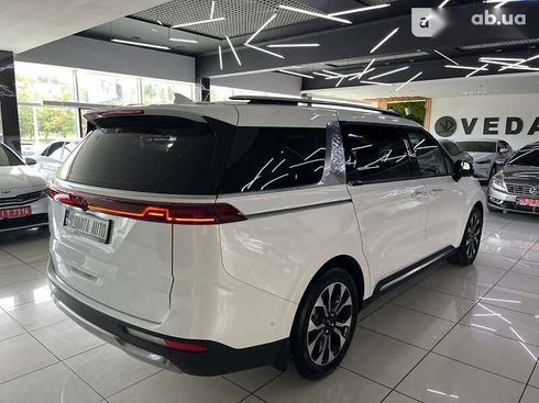 Kia Carnival 2021 - фото 6