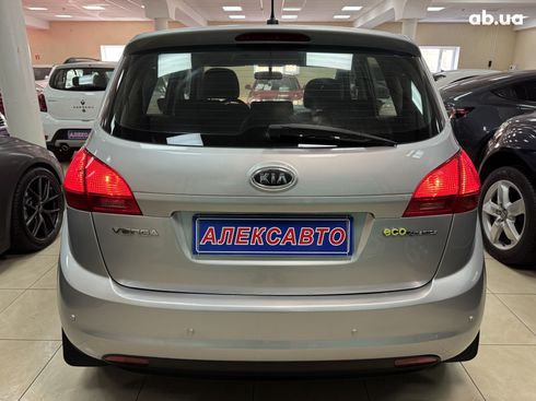 Kia Venga 2010 серый - фото 3