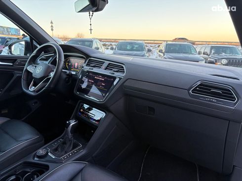 Volkswagen Tiguan 2020 черный - фото 34