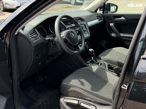 Volkswagen Tiguan 2019 черный - фото 17