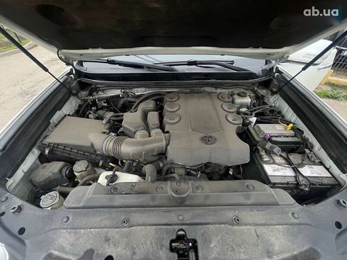 Toyota Land Cruiser Prado 2012 - фото 12
