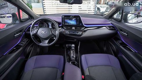 Toyota C-HR 2018 - фото 8