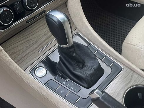Volkswagen Passat 2018 черный - фото 20